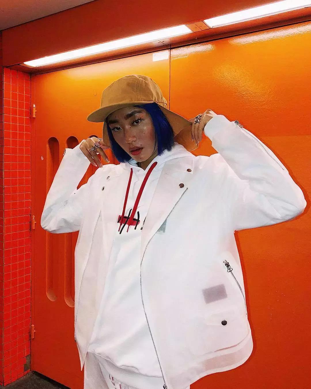 温度低穿的衣服,冬天穿宽松的卫衣怎么搭配