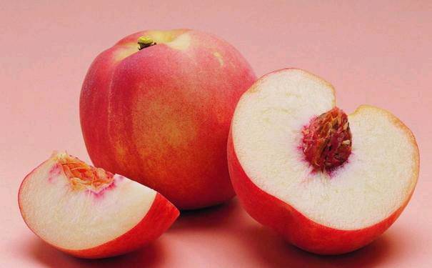 7月不吃瓜也要吃桃，虽能带来3大好处，但2类人不能吃影响健康