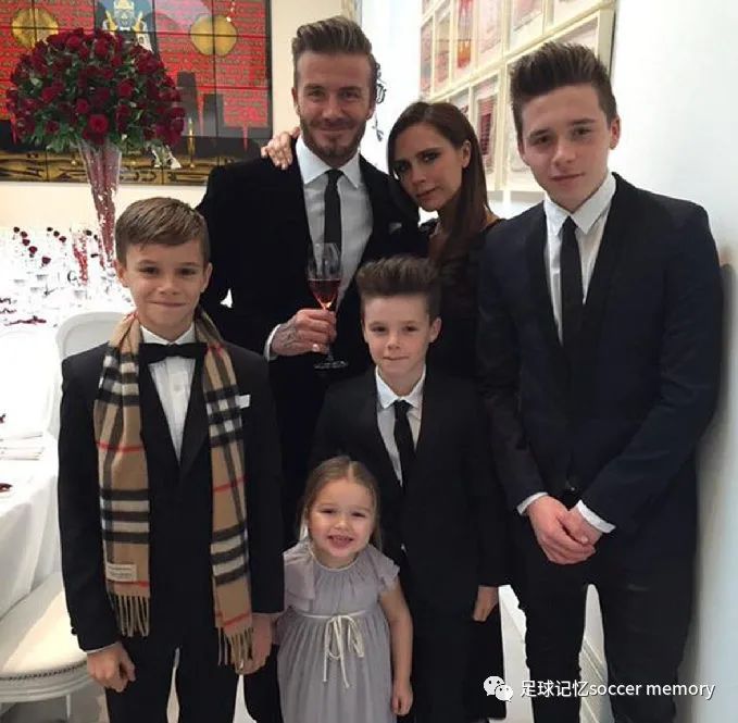 圆月弯刀蓝牛,圆月弯刀yy