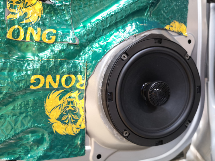 本田锋范换了大屏幕音响音效调节,本田锋范音响改装推荐