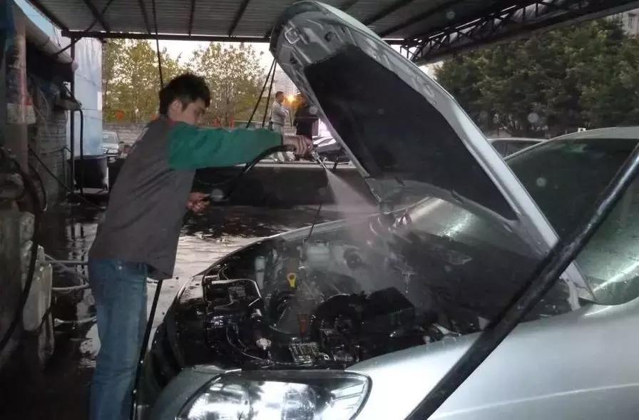 汉中市加油站免费洗车,汉中发动机机舱清洗