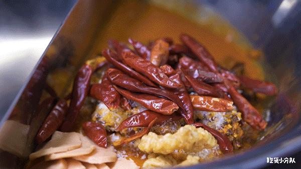 排队归排队，这店名你念的对吗？