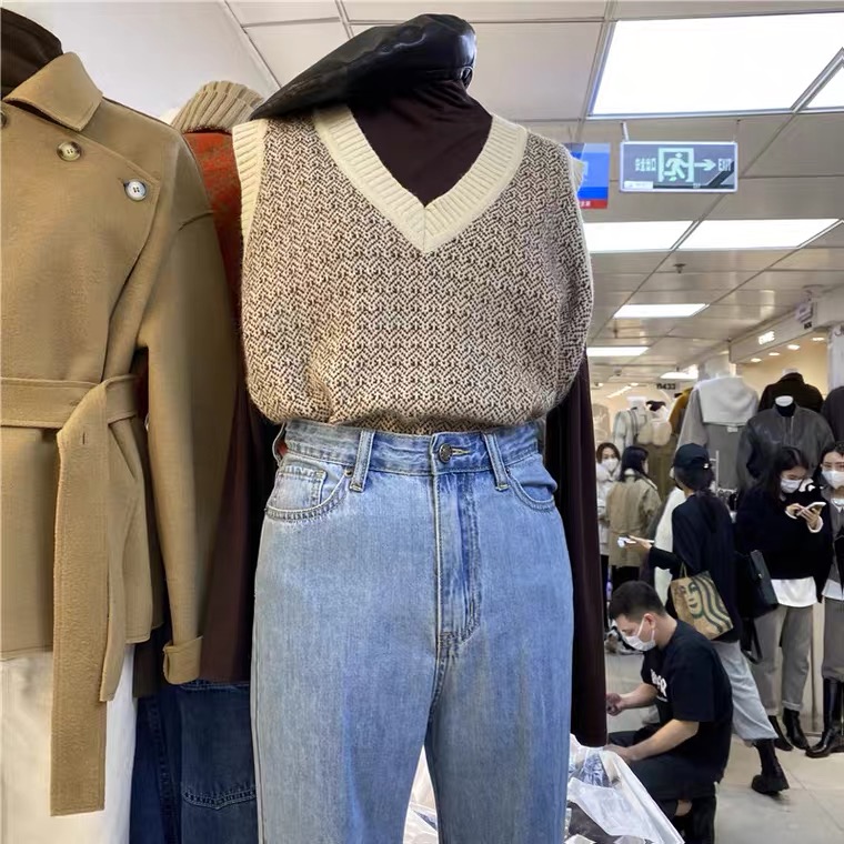 马甲怎么穿搭才好看,马甲怎么穿才好看