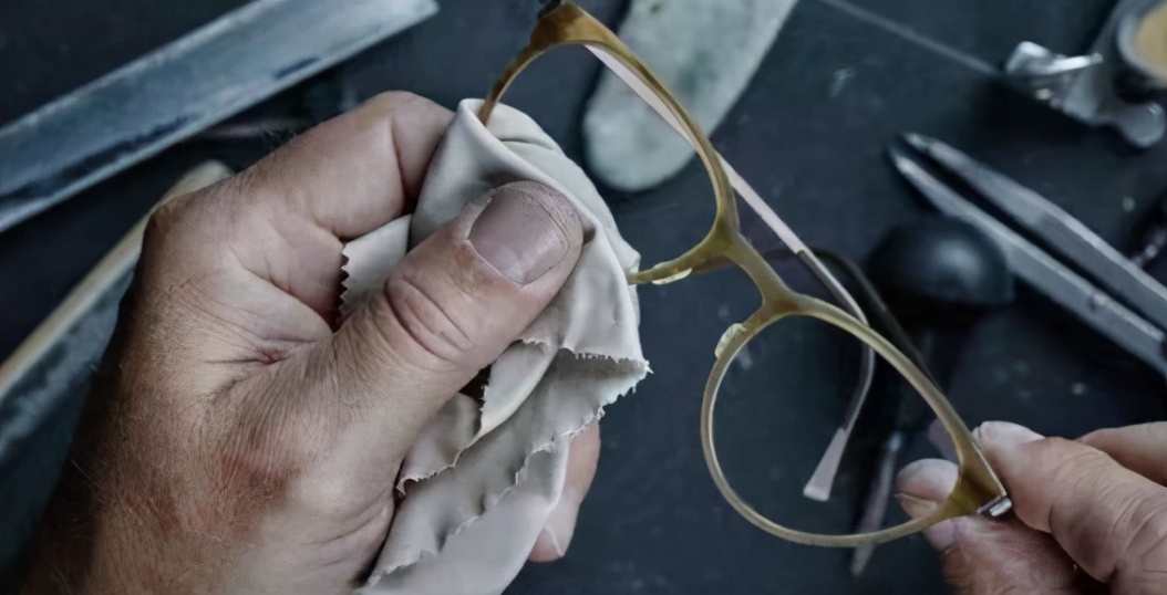 眼镜架抛光和不抛光有什么区别,眼镜架不平正常么