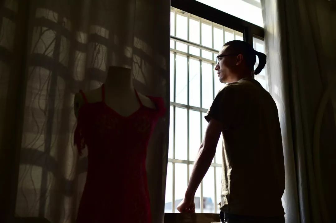 90后小伙休学创业,90后卖内衣赚3亿