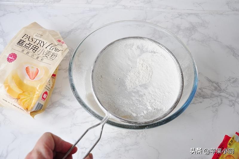 香蕉做甜品真的很绝,一根变黑的香蕉做甜点