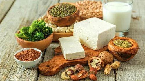 蛋白质是早上补还是其他时间补,蛋白质早上补充好还是晚上补充