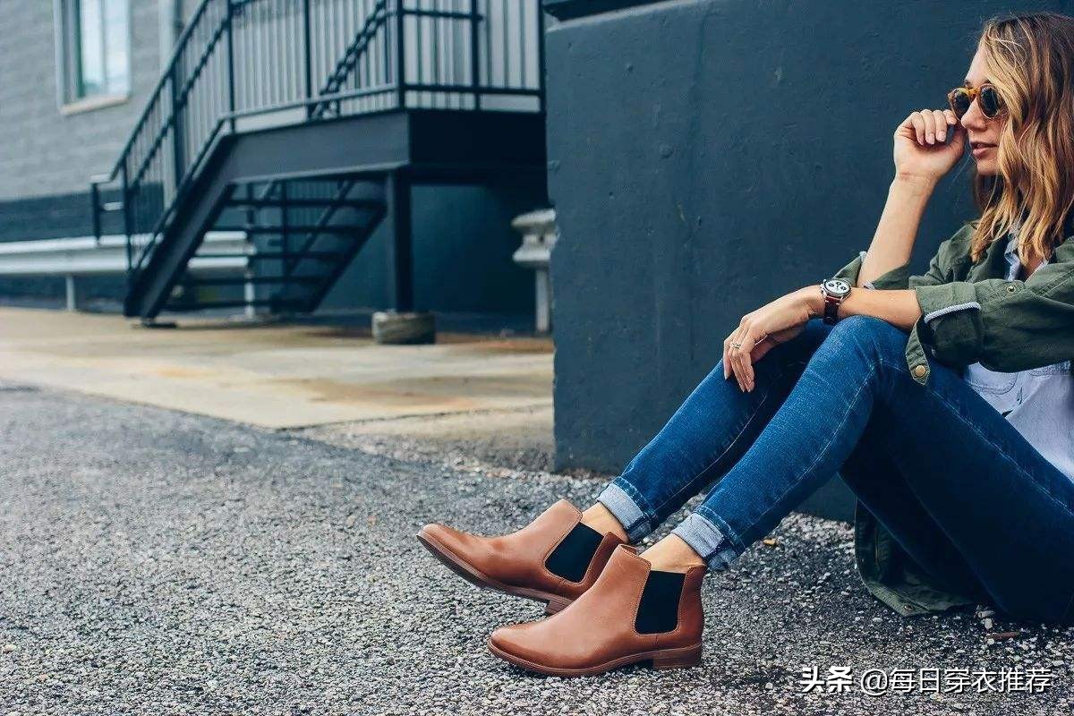 鞋子穿软底的好还是硬底的好,怎么挑选鞋穿着最舒服不累脚