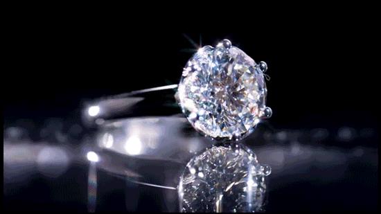 现在买到的钻石都是人造钻石吗,为什么人造钻石比天然钻石品质好