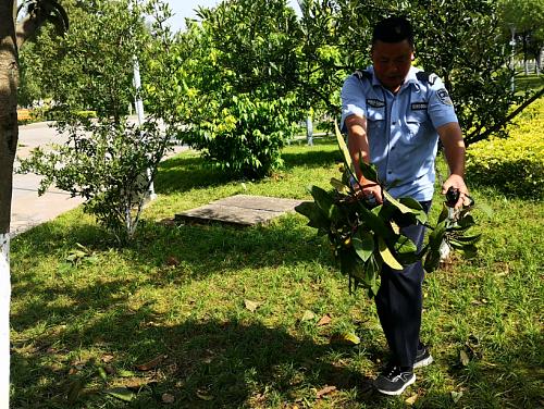 鑰佷汉鍏洯鐖爲鎽樻瀲鏉疯姘戣鍔濋樆,鍏洯鎽樻瀲鏉疯淇濆畨璁枼