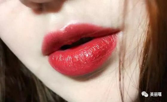 迪奥涂口红的正确方法,迪奥口红不化妆涂哪一款