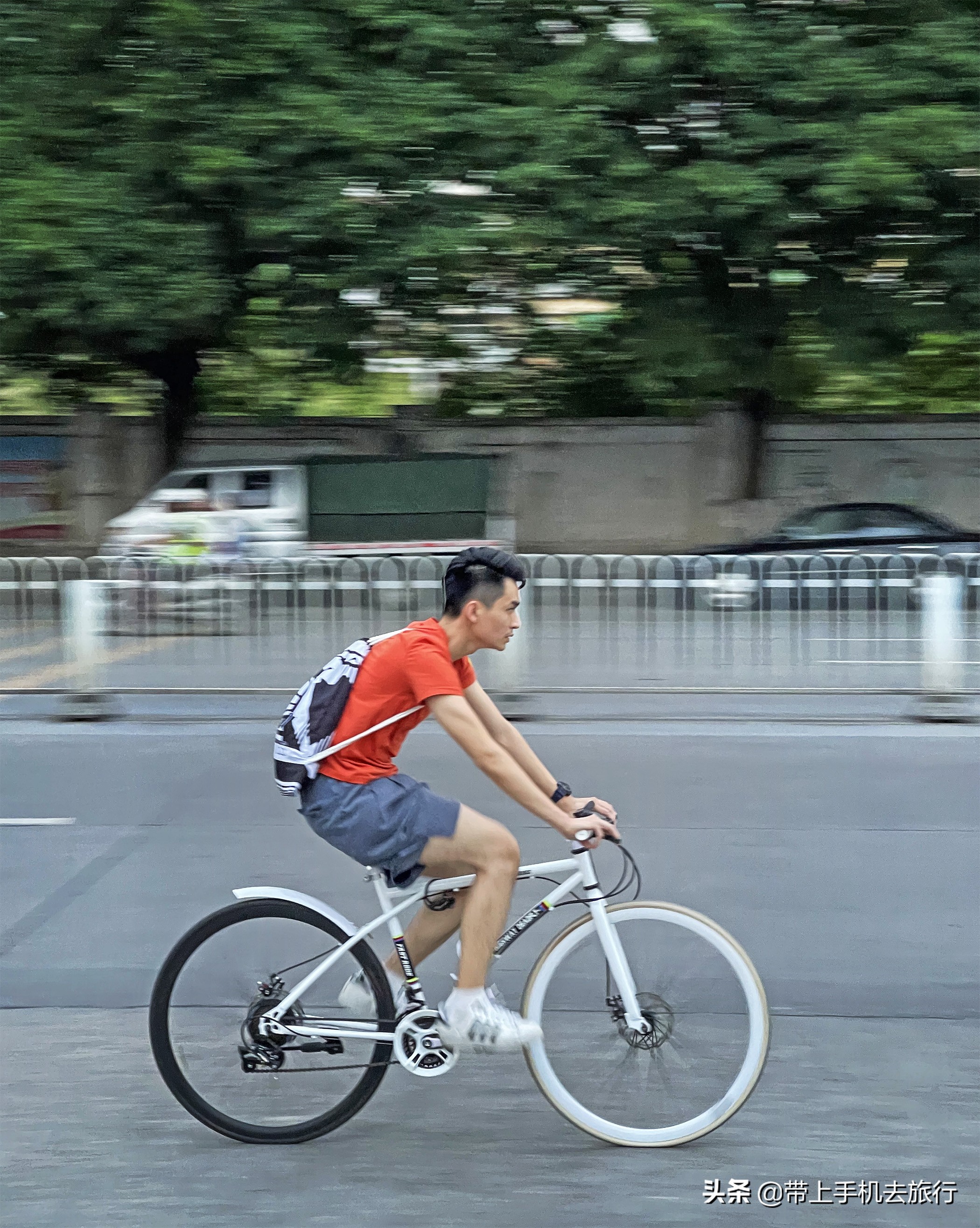 主体清晰背景虚化的照片怎么拍,主体清晰背景虚化夜景