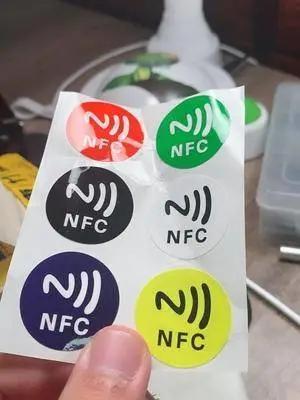 一张小贴纸，居然是华为的大杀器