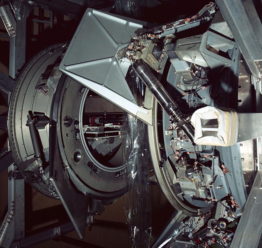 阿波罗事故7名宇航员,阿波罗十一号降落在陨石坑里