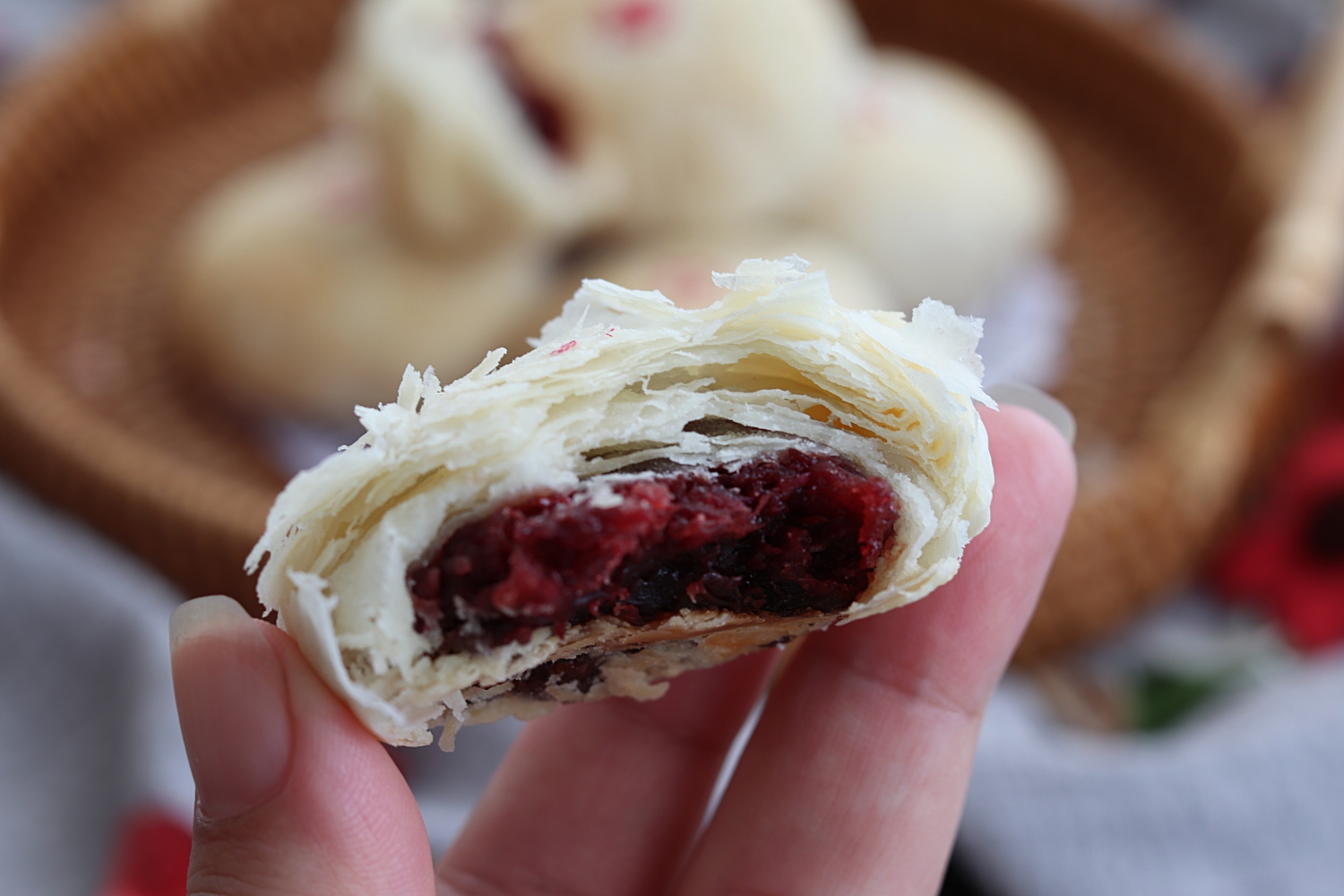 干玫瑰花怎么做成鲜花饼,什么玫瑰花可以做玫瑰花饼