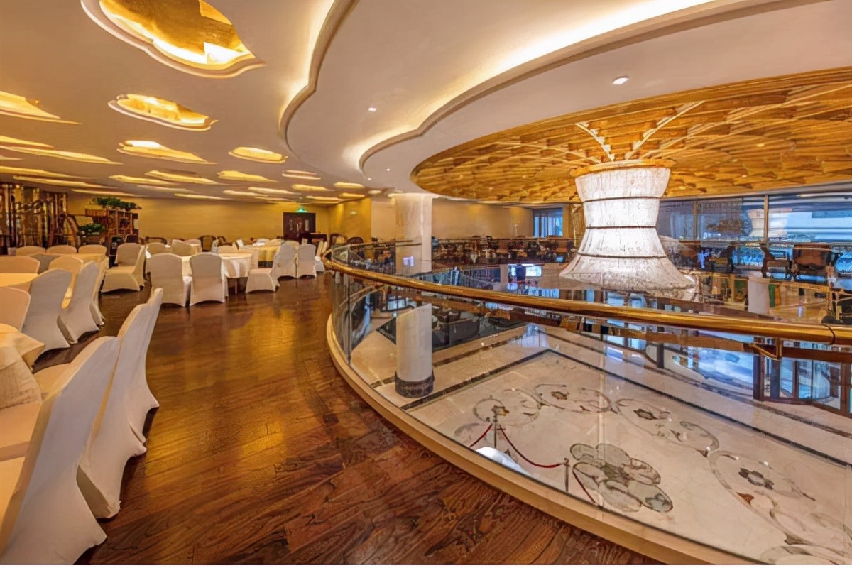 露天温泉泡一泡享受这惬意时光,温暖舒适温泉