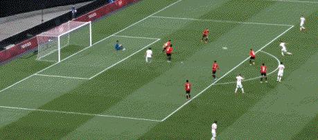 皇马对巴萨最耻辱的一场比赛,一场0-1让西甲争冠形势巨变