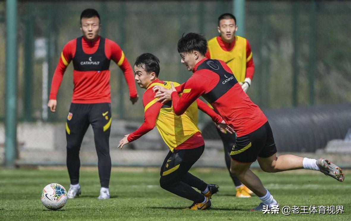 蒋圣龙梅开二度，申花系球员联手造四球导演U22国足“大*杀屠**”