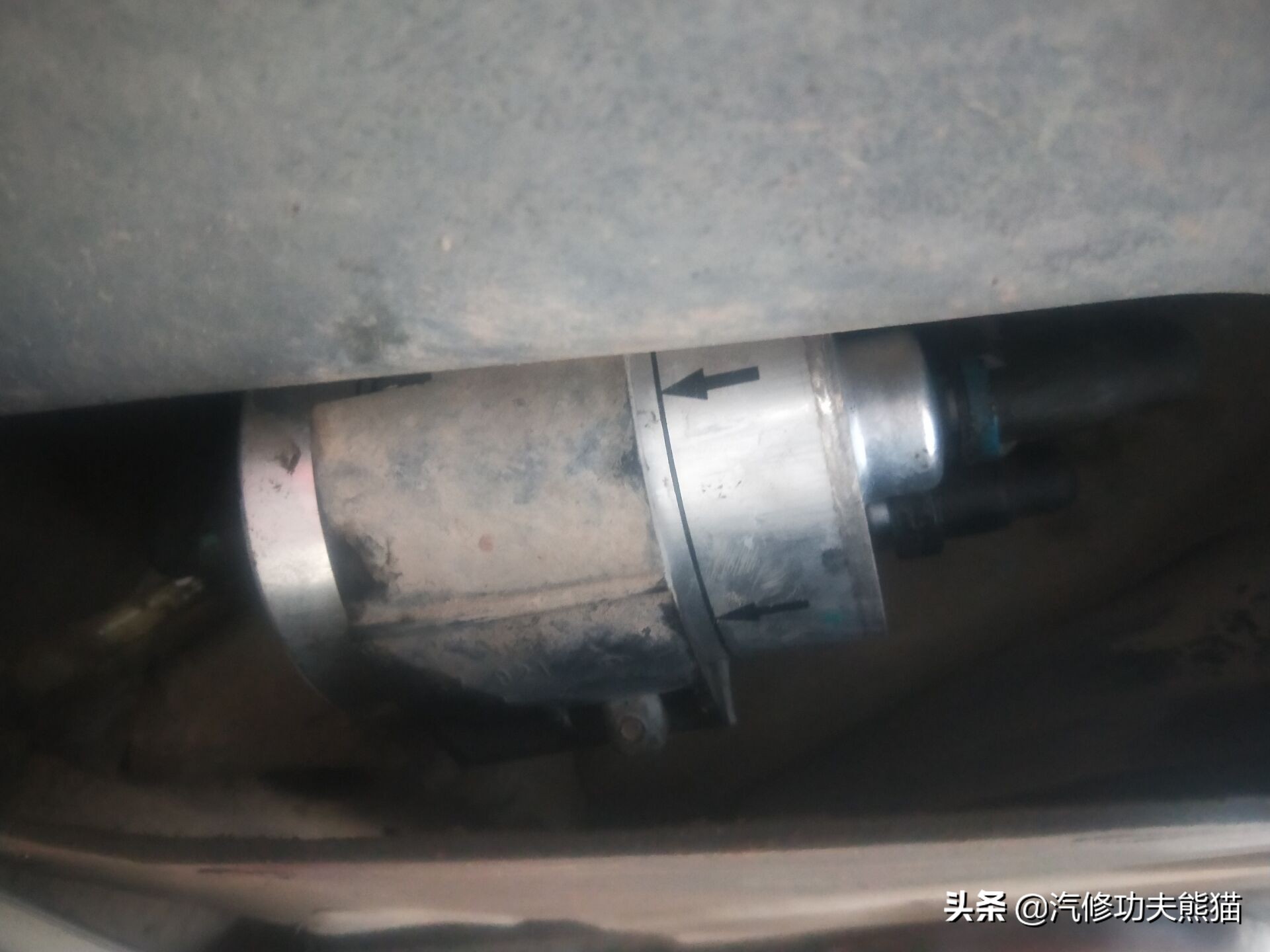 16款奥迪a6l2.5自吸发动机漏油,奥迪a6l2.4免拆烧机油处理靠谱吗