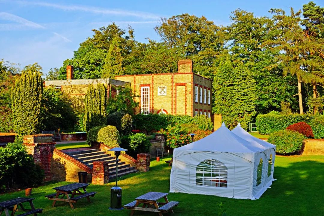 浼︽暒鐨囧澶у瀛﹂櫌浠嬬粛,浼︽暒鐨囧澶у