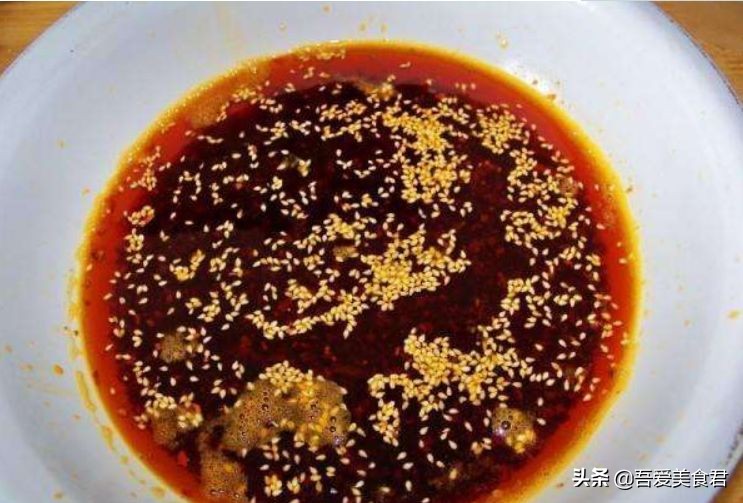 辣椒红油商用配方,传统正宗万能辣椒红油制作全过程