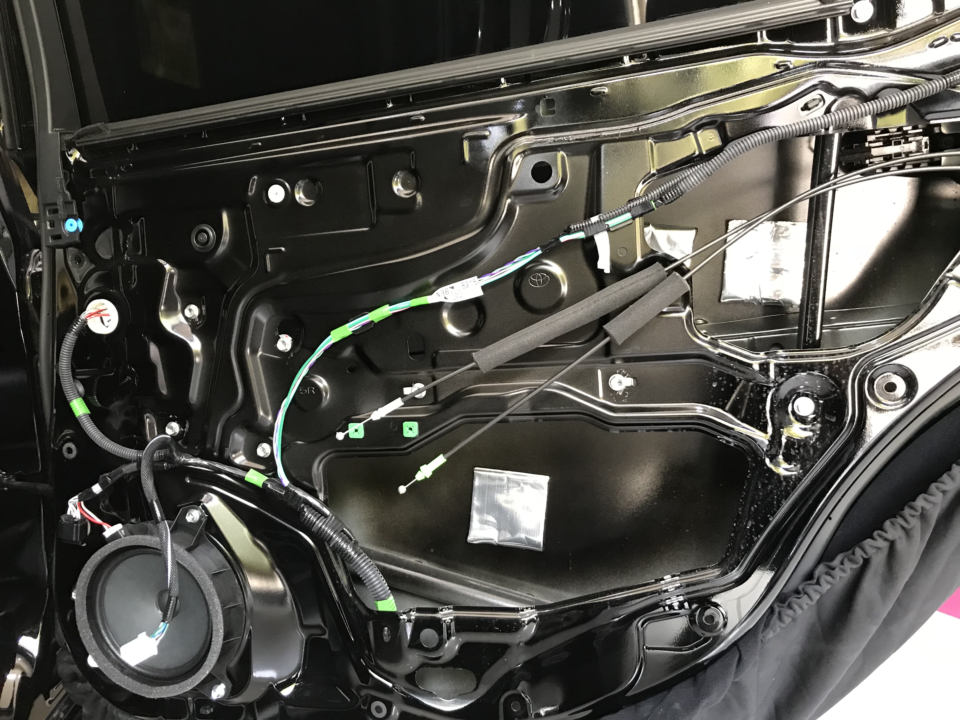 音皇丰田皇冠汽车音响改装桃木功放,视觉听觉双重享受