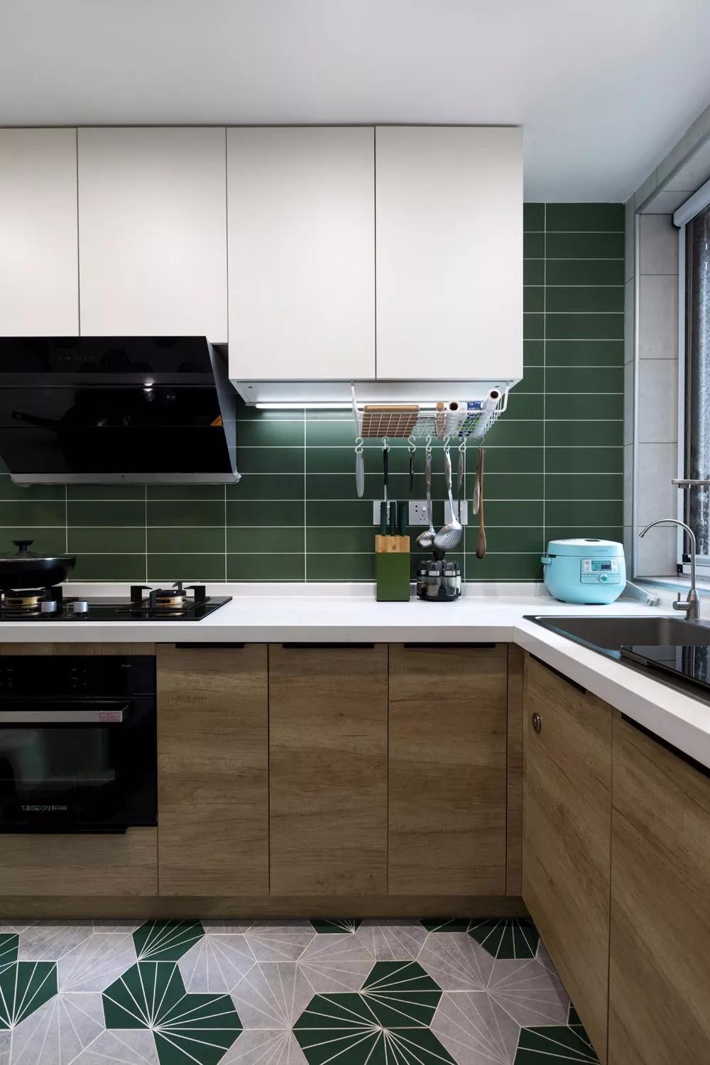 厨房台面什么颜色耐用好看,厨房台面哪种材料最耐脏