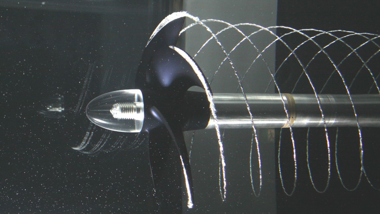 无轴泵推潜艇航速多少公里,中国潜艇无轴泵推进技术发明人