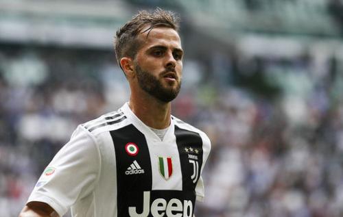 同一位置两人一进一出“两为难”，巴萨选择“新开发”或有惊喜