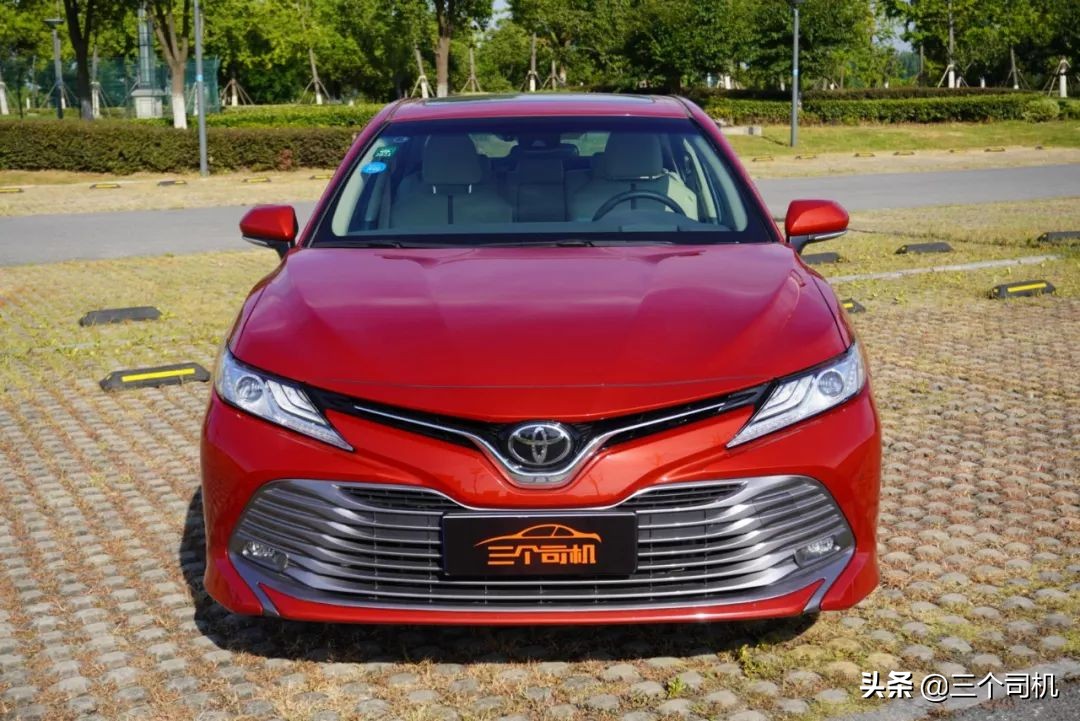 实测2.0L凯美瑞，驾驶感已欧化，丰田最大特点被保留