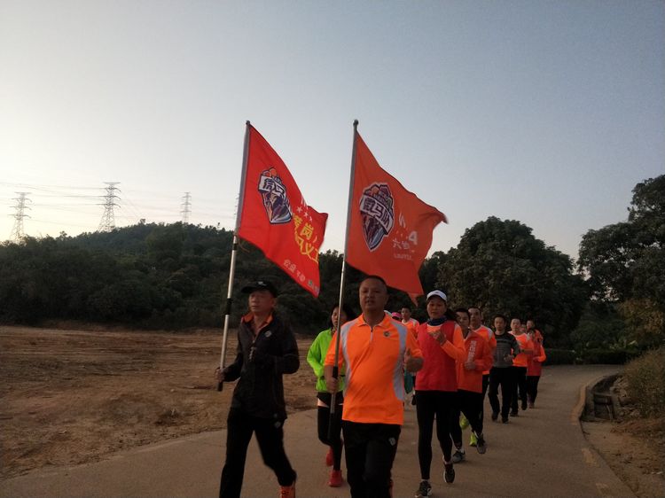 魅力深马，微马同行！六约微马助力深圳国际马拉松