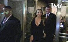 牛本山后继有人｜一个做过脱衣舞娘，唱得了Rap的小品演员CardiB