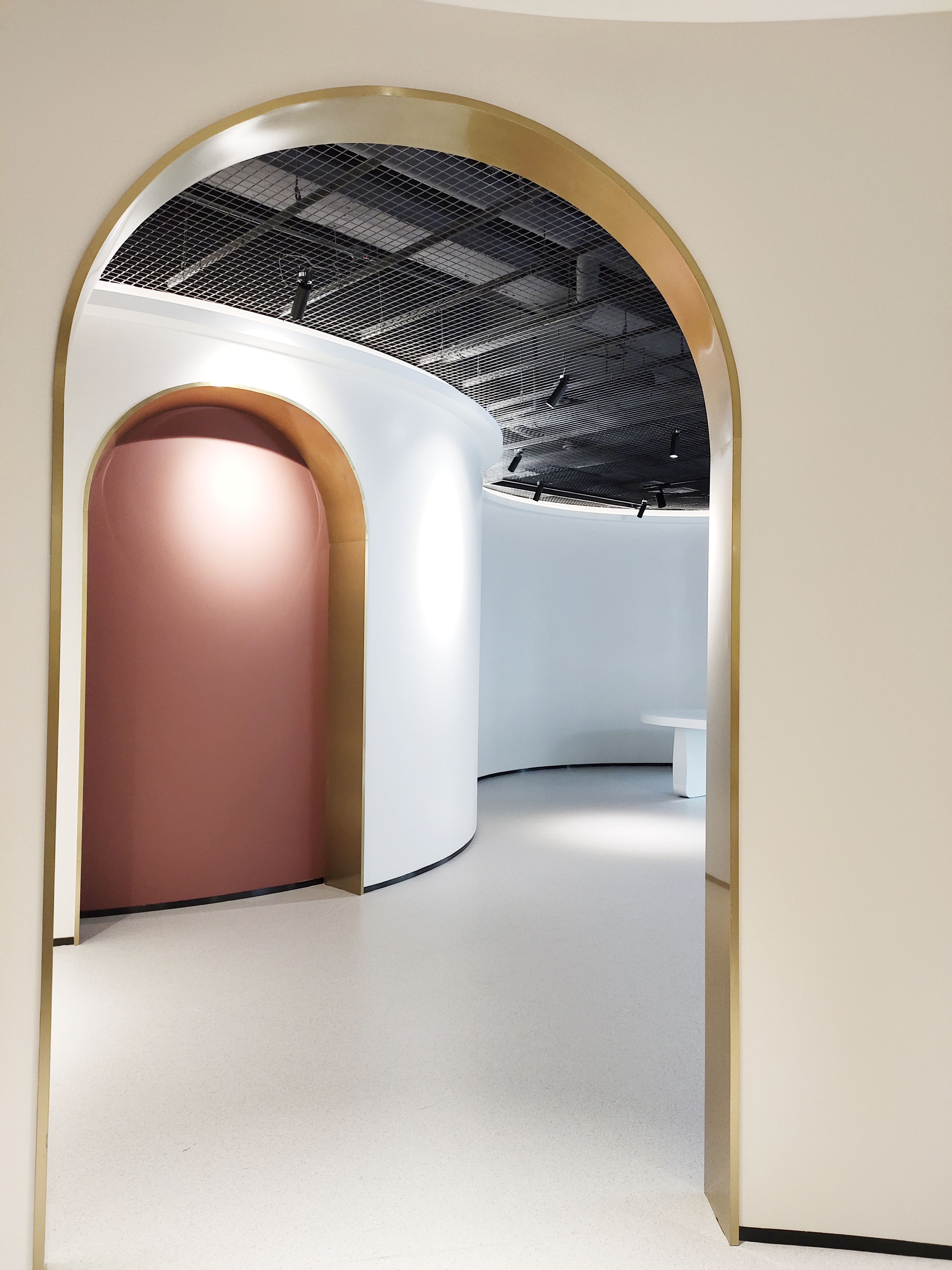 现代时髦装饰材料,不锈钢香槟金门框,人人都夸太有档次了