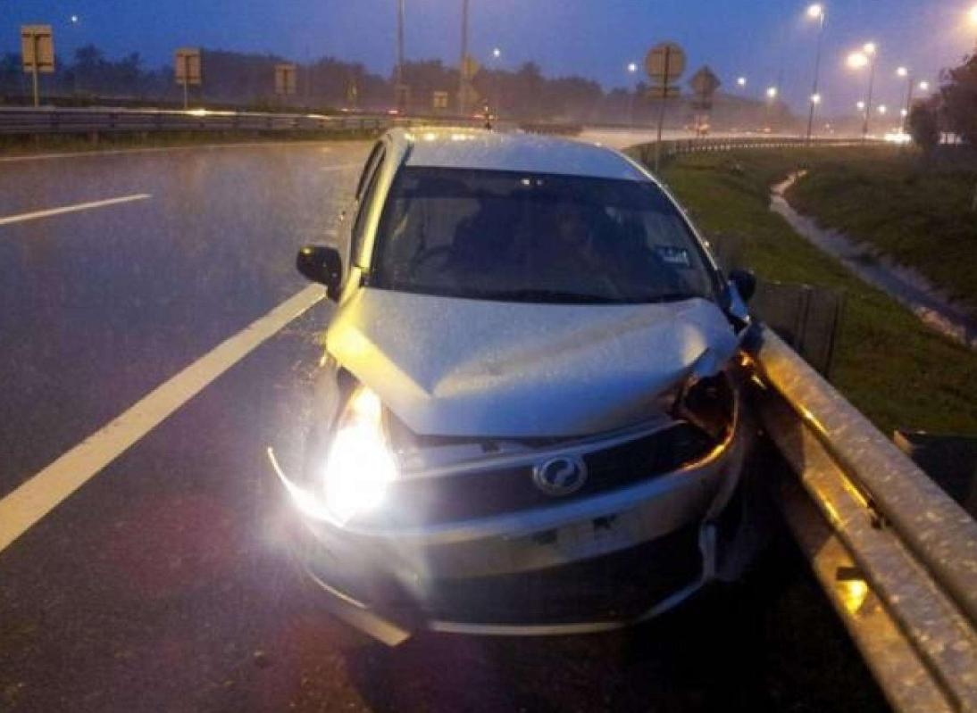 汽车高速行驶刹车失灵怎么办,高速120公里刹车失灵后续