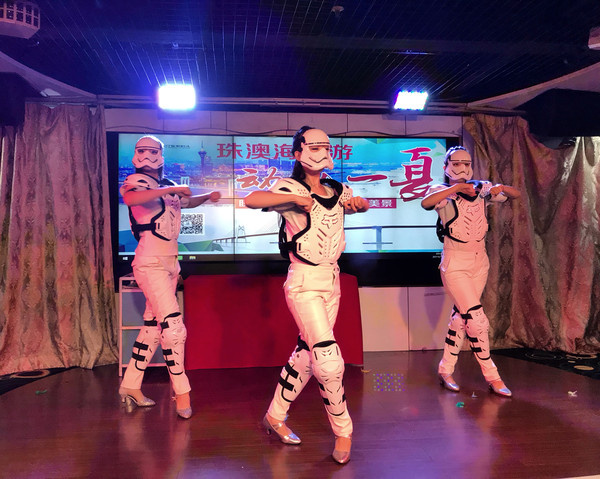 珠澳海湾夜游，看遍左手澳门右手珠海的繁华