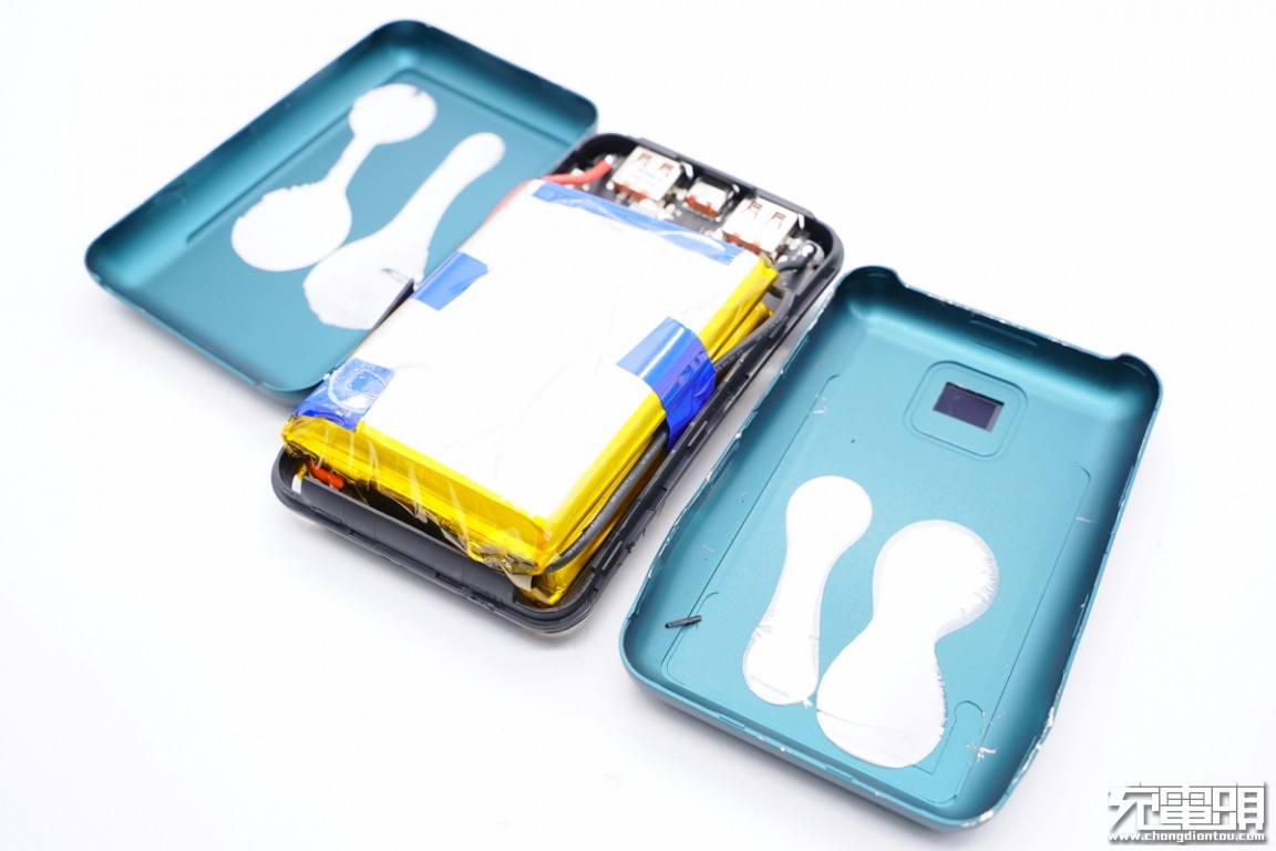 台电能量怪兽57000毫安充电宝拆解,台电20000毫安充电宝拆解