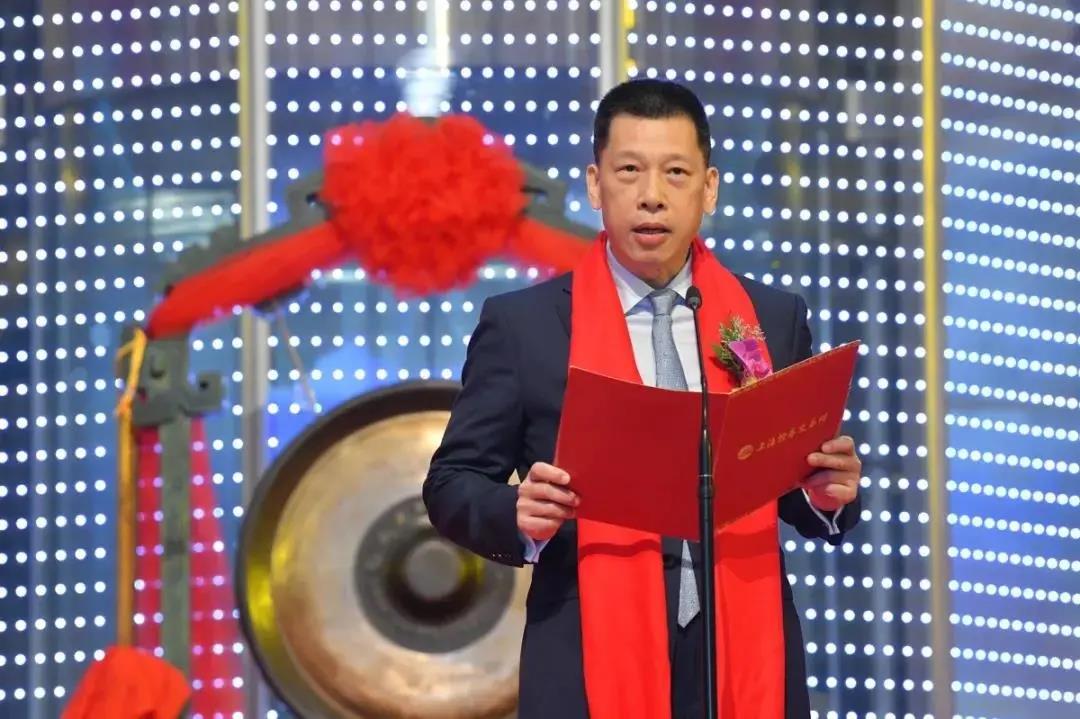 厦门“千亿帝国”掌门：57岁IPO敲钟，成为福建省首家上市城商行