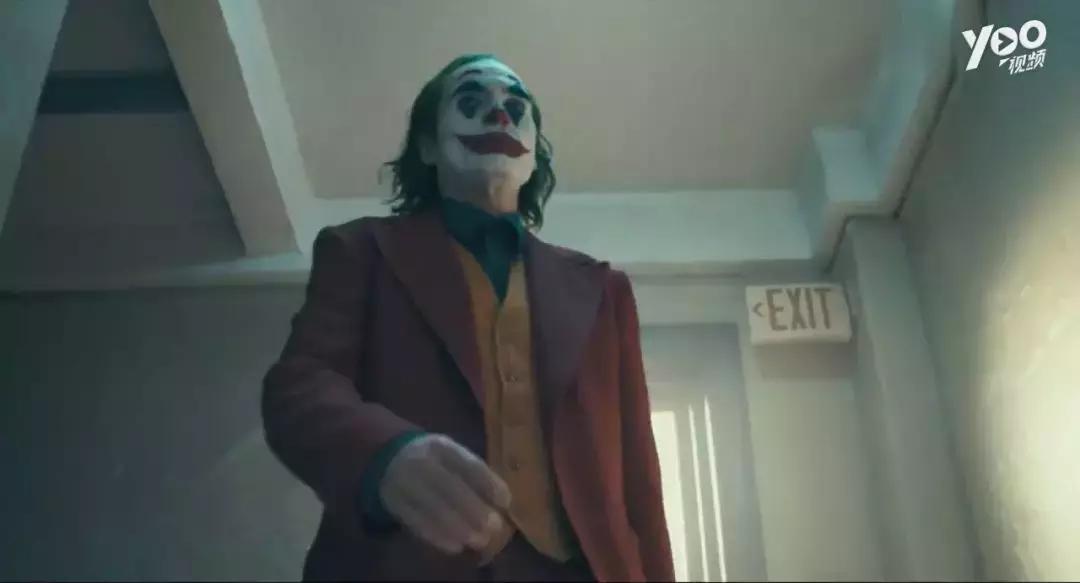 小丑第一段完整版,小丑首秀完整版
