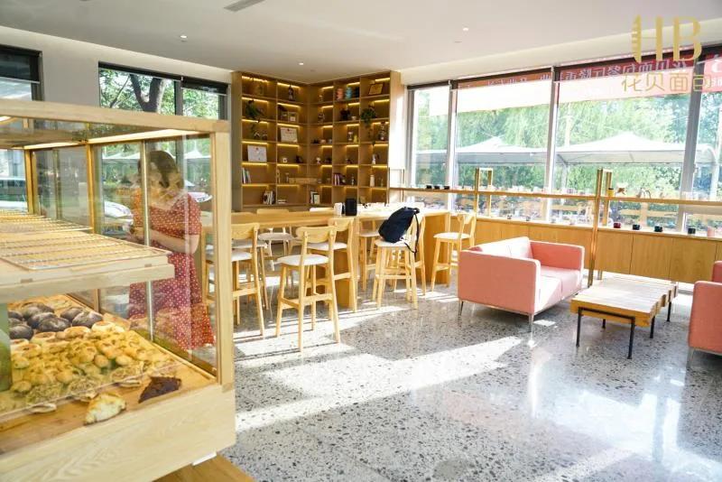 上海华贝面包哪家好,探店现烤面包