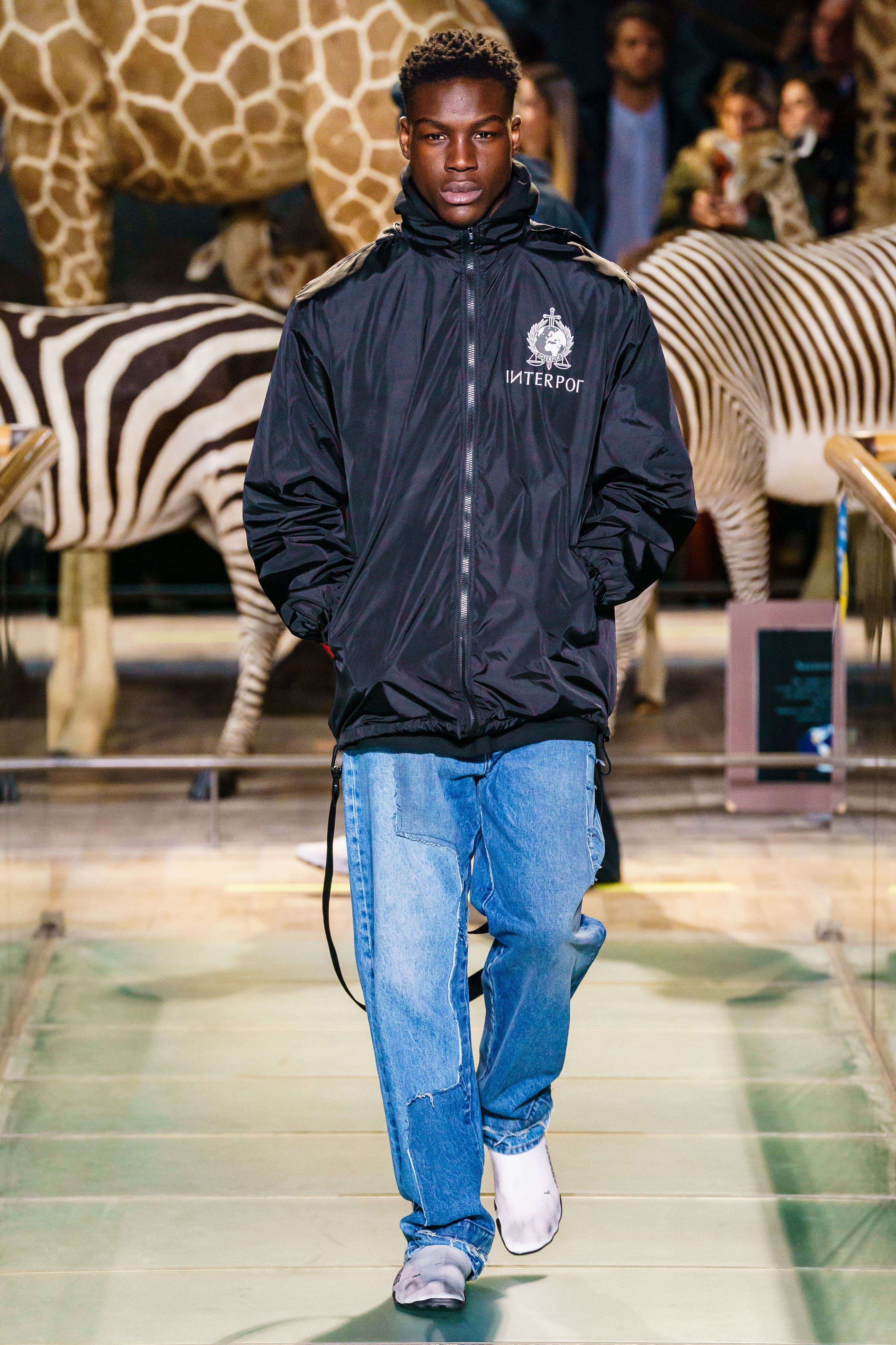 vetements2023秋冬新款,vetements2022秋冬高级成衣发布