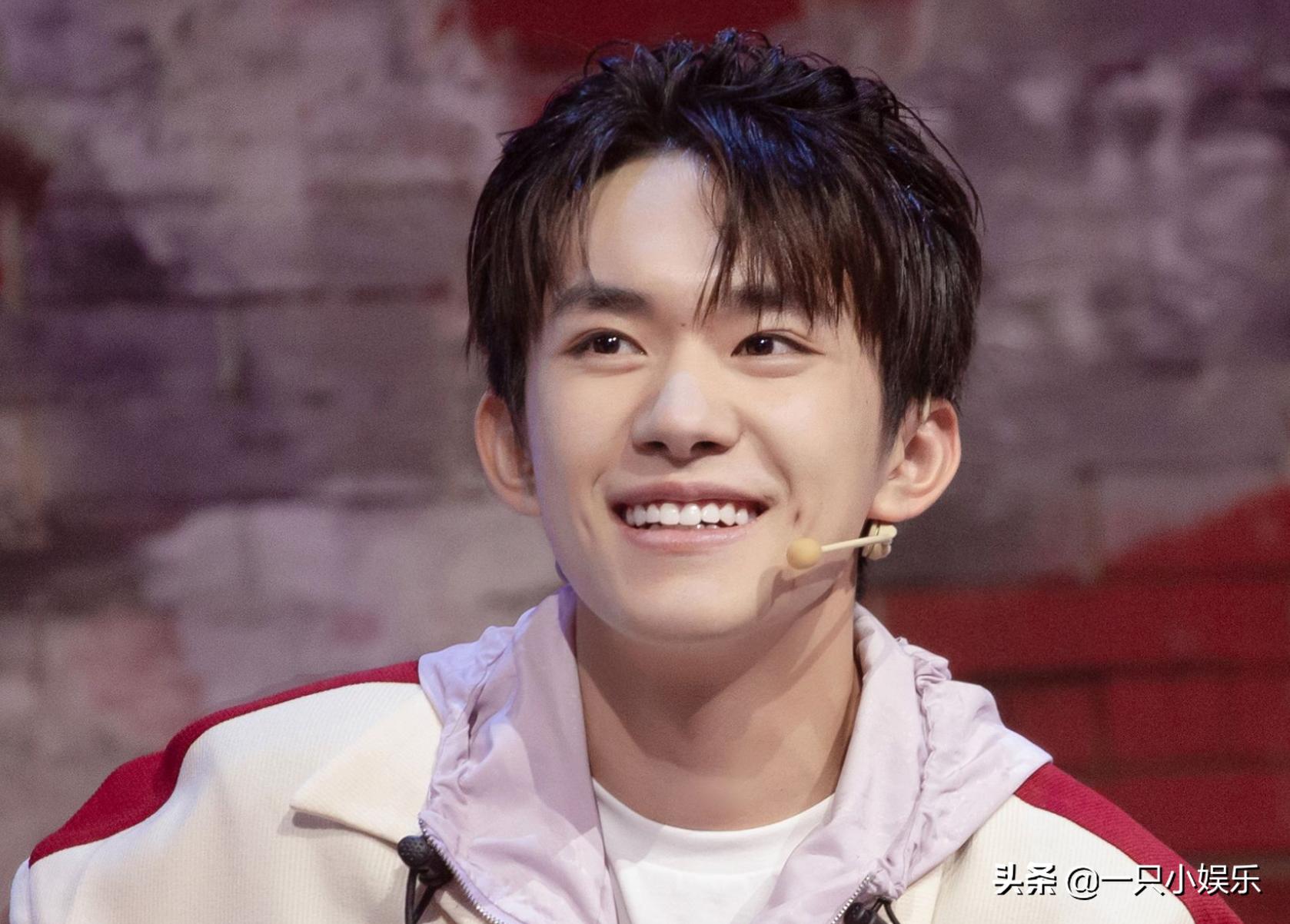 魏大勋提到易烊千玺,人间不值得但易烊千玺值得