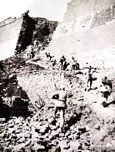 传奇名将*世友许**不仅带出三支虎狼之师：27军、31军、41军，还是名不虚传的“攻坚大师”