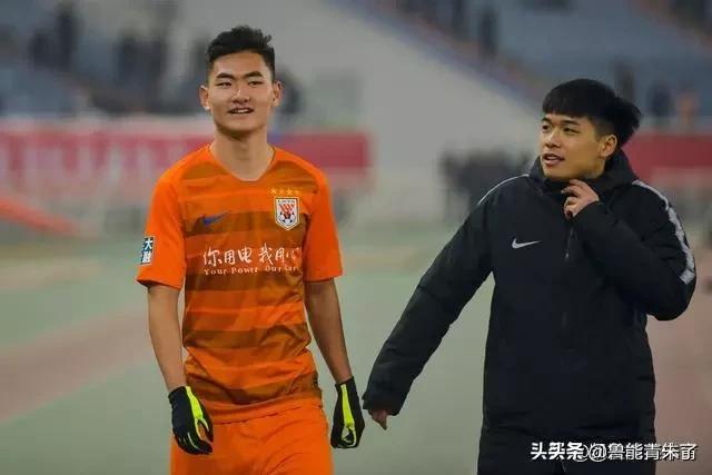 陈戌源座客《足球之夜》:引援方向有调整，鲁能本土锋线迎来机会