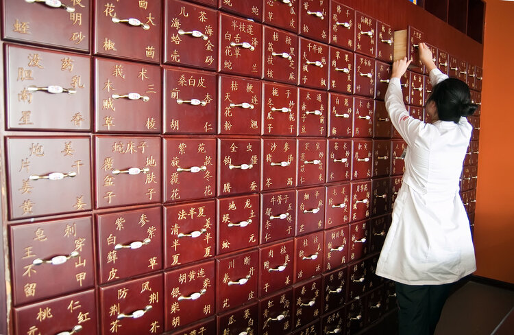 四时神药茯苓价格,为什么说茯苓是四时神药