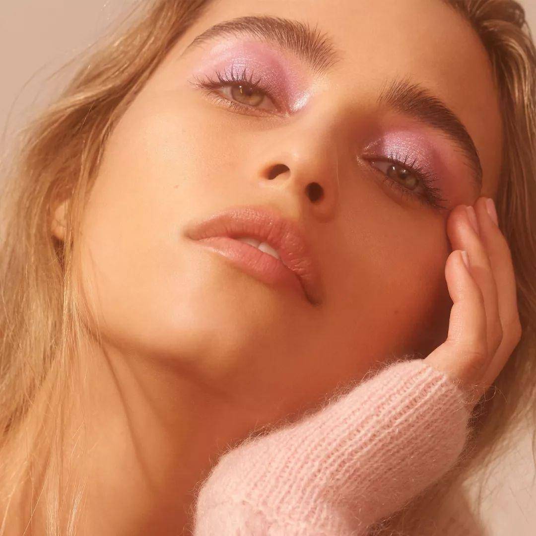 眼睛比较敏感用什么质地的眼影,眼睛凸买什么色的眼影