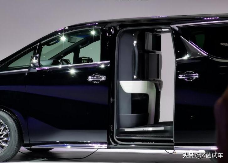 雷克萨斯lm300h4座落地多少钱,雷克萨斯lm300h四座顶配多少钱