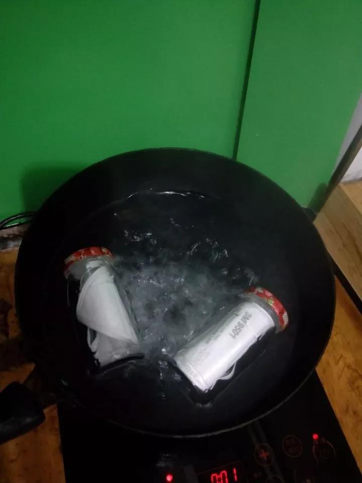 酒精消毒口罩正确做法,医用酒精消毒口罩的正确方法