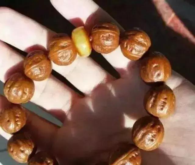 菩提手串掉色有毒吗,菩提手串生虫