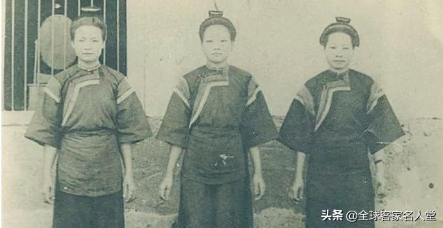 客家风格的衣服,外国人喜欢古代的服装