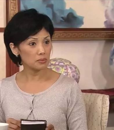 64岁TVB绿叶韩马利突发脑膜炎入院曾患焦虑症全身发抖后治愈